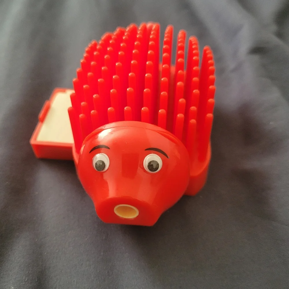 Vintage Hedgehog Porcupine Desk Pal Pencil Sharpener Note Holder Caddy RARE! Red